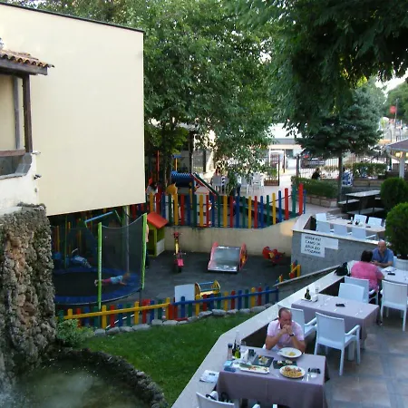 Silmaril 2 Apartment